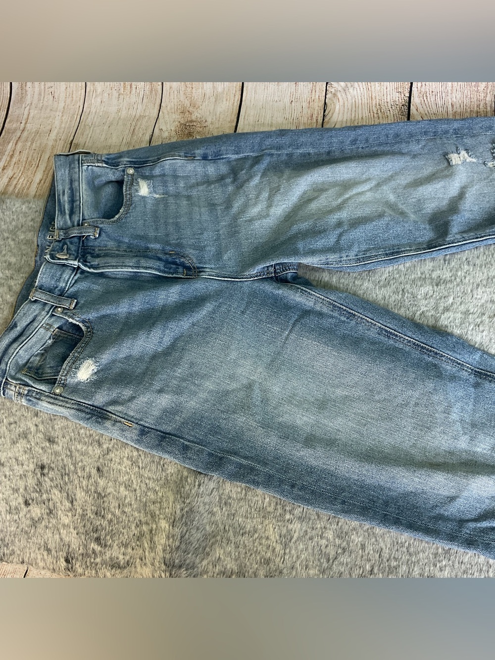 American Eagle Outfitters Light Blue Distressed Mom Jeans Size 2 Long - Picture 4 of 16
